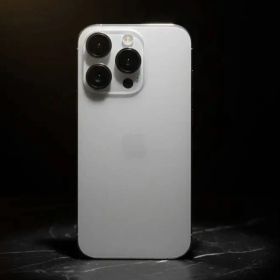 超美品】iPhone15 Pro 128GB ホワイトチタニウム SIMフリー