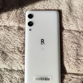 楽天ハンド ホワイト P710 Rakuten Ꮋand 本体