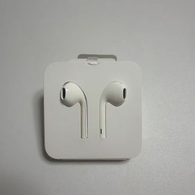 Apple EarPods Lightning接続 ホワイト