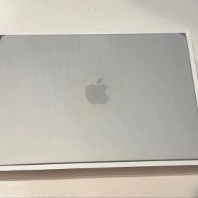 MacBook Air 2022 M2 8GB 【箱あり】