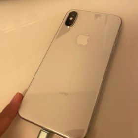 【完動品】Apple iPhone XS 本体 バッテリー81%