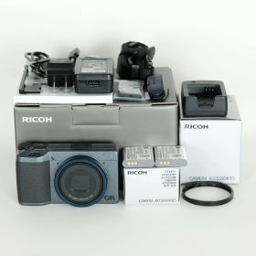 [美品｜シャッター数2,000回｜バッテリー2個付] RICOH GR IIIx Urban Edition Special Limited Kit