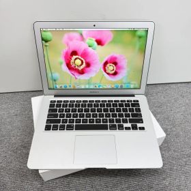 MacBook Air 2015 13インチ4GB/128GBシルバー