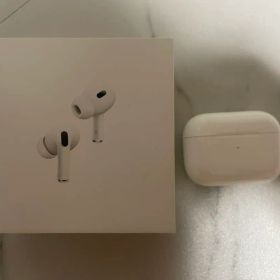 AirPods Pro (第2世代) 本体とケース