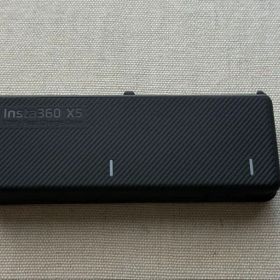 Insta360 X5 万能急速充電ケース