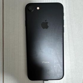 Apple iPhone 7 32GB ブラック