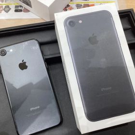 KA1025 Apple iPhone7 32GB BLACK 本体 付属品無し 最大容量76%
