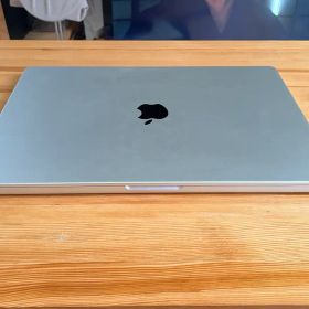 【美品】MacBook Pro M1 MAX 16inch 64gb 2TB