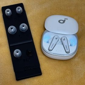 ジャンク品Soundcore Liberty 4 ワイヤレスイヤホン ホワイト