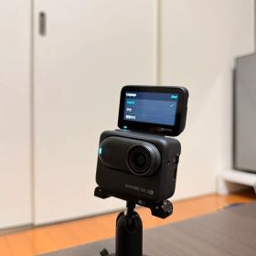 Insta360 GO 3S 本体と付属品