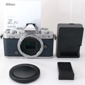 ☆ショット数1295回・プレミアムエクステリア（チョークブルー）☆ Nikon ミラーレス一眼カメラ Z fc ボディ Zfc シルバー ニコン #R505