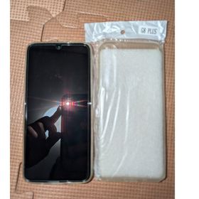 モトローラ(Motorola)のMOTOROLA モトローラ moto g8 plus ポイズンベリー 中古美品(スマートフォン本体)