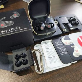 Beats Fit Pro ワイヤレスイヤホン ブラック