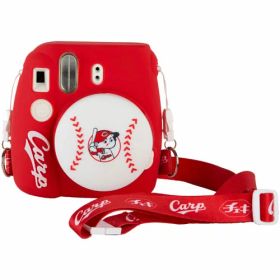 ★エントリーP10！12/4 20:00-12/11 1:59★ フジフイルム インスタントカメラ instax mini 8+ 「チェキ」広島東洋カープモデル / カープ坊や 撮影