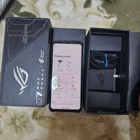 ASUS ROG Phone 7 本体 ホワイト