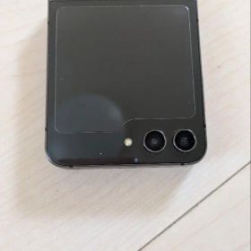ジャンク Galaxy Z Flip5 SIMフリー 判定○【外装綺麗】
