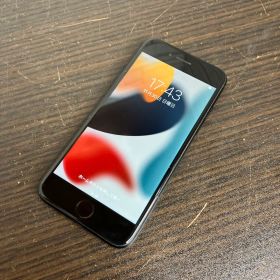 Apple iPhone 7 256GB バッテリー最大容量: 64%