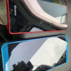 携帯電話AQUOS 赤 & Honor 8 青 セット