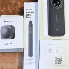 Insta360 X3 本体 + レンズキャップ + Selfie Stick