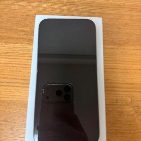 iPhone 15 Pro 128GB 背面割れ