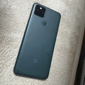 Google Pixel 5a 本体 画面にひびあり