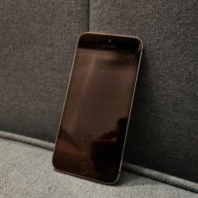 Apple iPhone SE スペースグレー 32GB