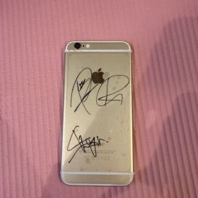 ONE OK ROCK 直筆サイン入り iPhone6