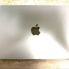 MacBook Air （M2, 2022）13.6インチ シルバー