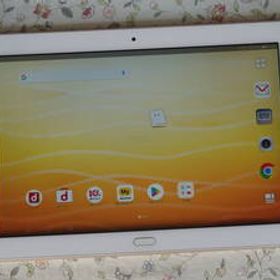 ☆彡 美品 docomo 10.1型 タブレット dtab d-01K Gold