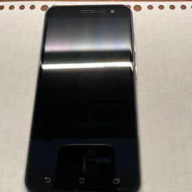 ASUS ZenFone3 本体 充電器・イヤホン付属