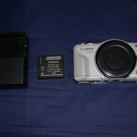 高画質 Panasonic LUMIX DMC-GF3 ボディ 人気色のホワイト