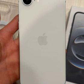 超美品 iPhone 16e 128GB ホワイト｜US版｜バッテリー100％
