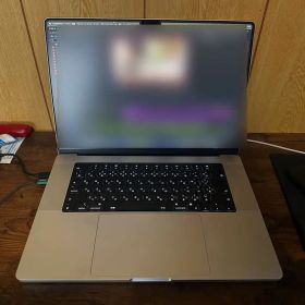美品 MacBook Pro 16インチ M3Pro シルバー 本体