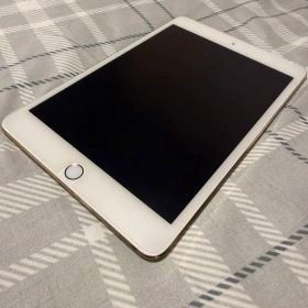 iPad mini 4 ゴールド 本体+カバー(黒)+Lightningケーブル