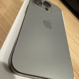 iPhone 15 Pro ナチュラルチタニウム128GB 美品