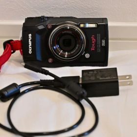 Olympus Tough TG-5 本体 充電器付き