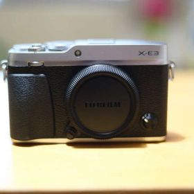 Fujifilm X-E3 シルバー 本体とストロボ付き