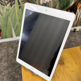 iPad 8（第8世代） 32GB ゴールド Wi-Fiモデル 動作確認済み