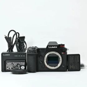 ＜美品＞Panasonic LUMIX DC-S1R ボディ｜高解像47.3MPフルサイズ｜シャッター数6515枚｜新品同等コンディション｜手ぶれ補正×堅牢ボディ