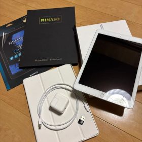 【美品】iPad 第6世代 32GB ホワイト おまけ付き