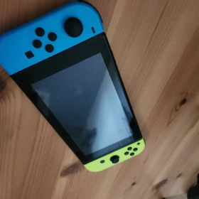 Nintendo Switch 本体 青と緑のジョイコン