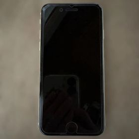 iPhone SE 第3世代 64GB スターライト