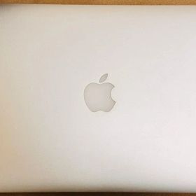 MacBook Air 2017 (128GB) | 充電器付属