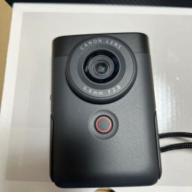 【美品】「CANON」デジタルカメラ PowerShot V10 ブラック