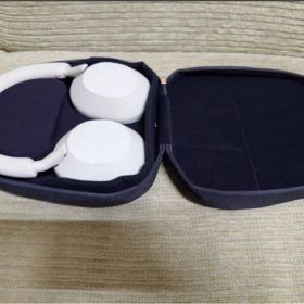 SONY WH-1000XM5 ホワイト 中古 ケース色違い