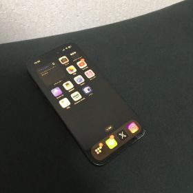 iPhone15 128GB 画面にひびあり