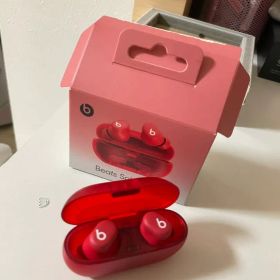 Beats Studio Buds レッド