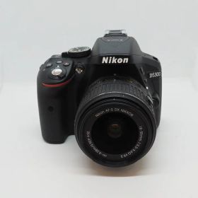 【中古】 (ニコン) Nikon ニコン D5300 18-55VR2 レンズキツト ブラツク【中古カメラ デジタル一眼】 ランク：AB