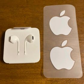 iPhone[純正付属品 ]EarPodsとAppleステッカー