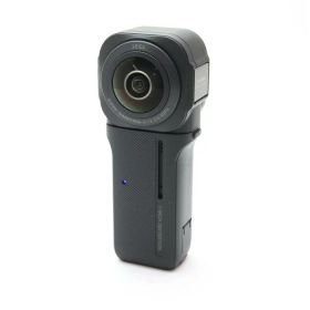 【中古】 《良品》 Insta360 ONE RS 1インチ 360度版 CINRSGP/D [ デジタルカメラ ]